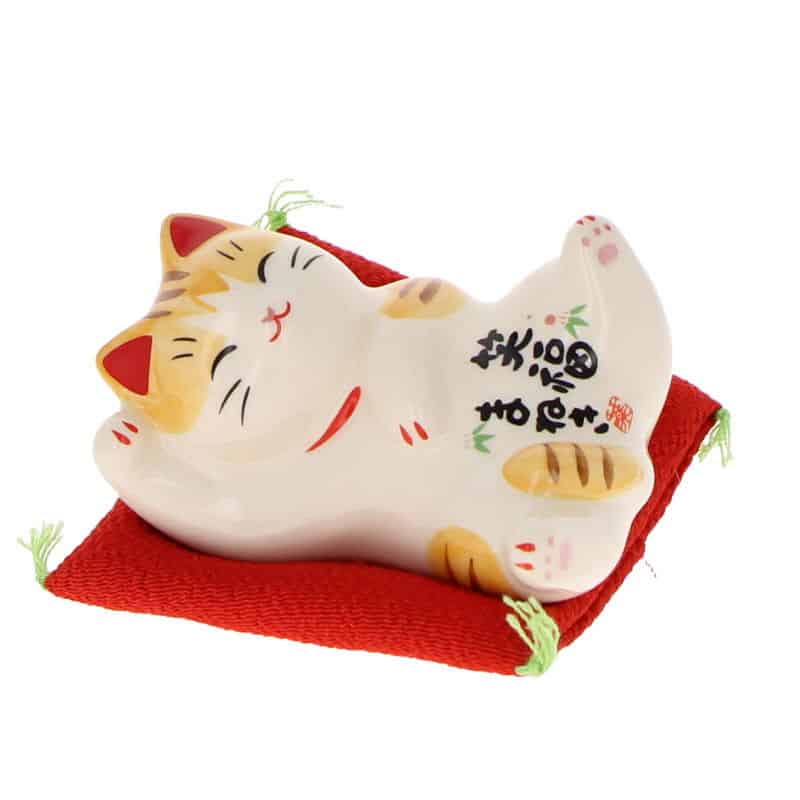 Manekineko chat couché porte bonheur Yakushiji (80)
