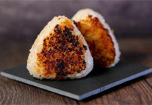 Miso yakionigiri: a crispy recipe! 🎬