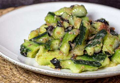 Tataki Kyuri: Japanese-style cucumber salad 🎬